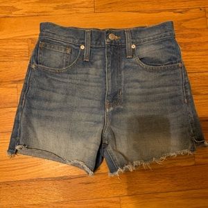 Madewell High Rise Perfect Summer Short. Size 24